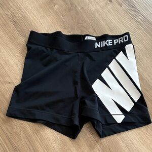 Preowned Nike Pro shorts- Size S